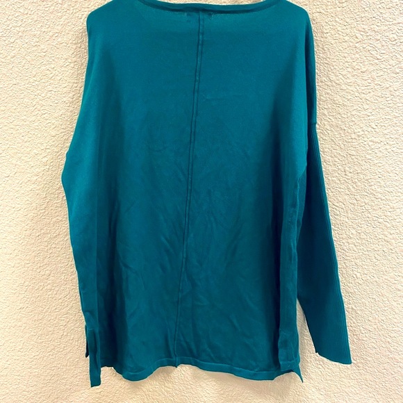 Style Company Women's Green Long Sleeve Tunic Sweater - Picture 2 of 3